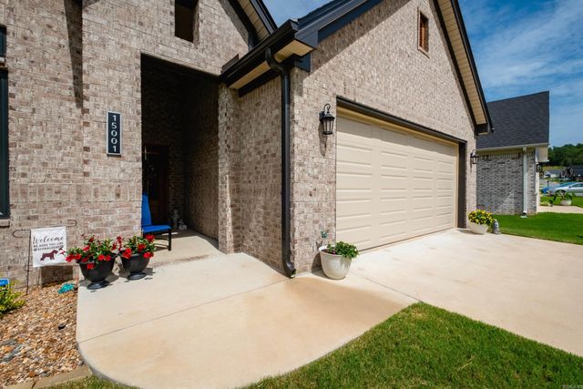 15001 Matterhorn Loop, Maumelle, AR 72113