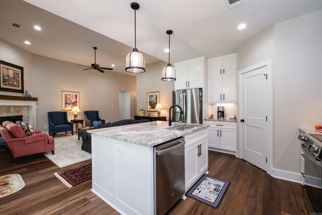 15001 Matterhorn Loop, Maumelle, AR 72113