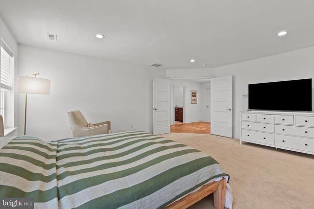20 MELVILLE CT, Medford, NJ 08055