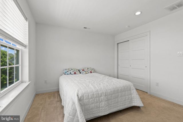 20 MELVILLE CT, Medford, NJ 08055