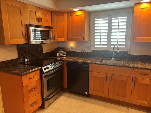 1160 Hillsboro Mile 304, Hillsboro Beach, FL 33062