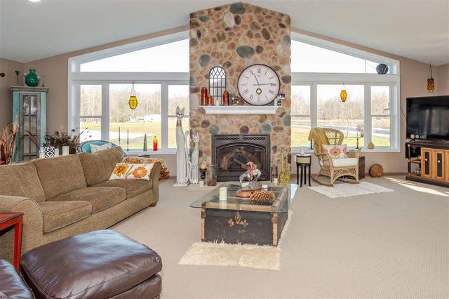 31643 Frost Street, Dowagiac, MI 49047