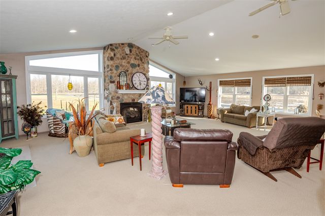 31643 Frost Street, Dowagiac, MI 49047