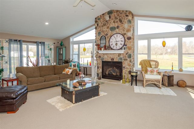 31643 Frost Street, Dowagiac, MI 49047