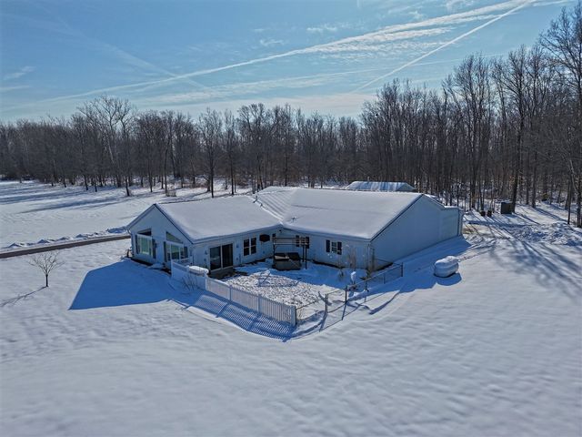 31643 Frost Street, Dowagiac, MI 49047