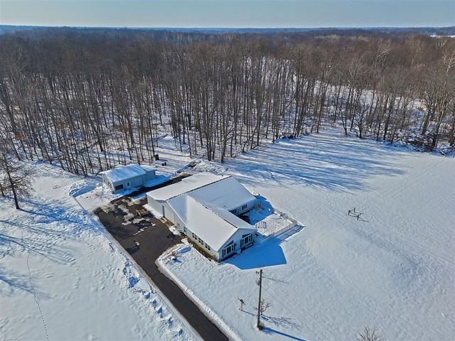 31643 Frost Street, Dowagiac, MI 49047