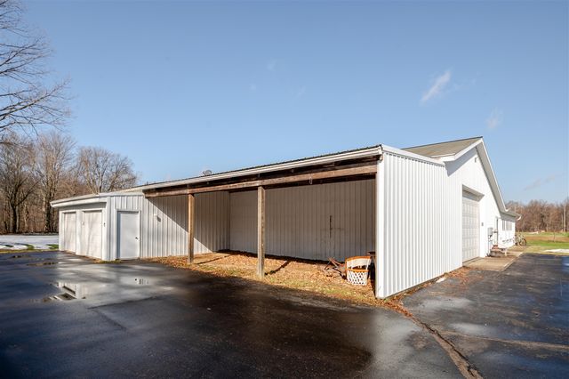 31643 Frost Street, Dowagiac, MI 49047