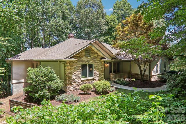 24 Turkey Roost Court, Flat Rock, NC 28739