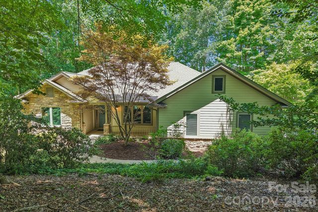 24 Turkey Roost Court, Flat Rock, NC 28739