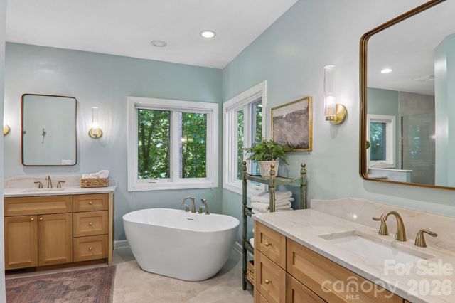 24 Turkey Roost Court, Flat Rock, NC 28739