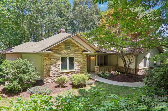 24 Turkey Roost Court, Flat Rock, NC 28739