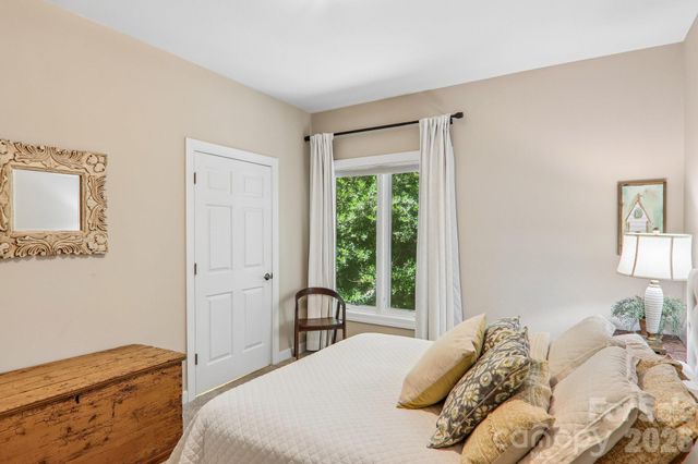24 Turkey Roost Court, Flat Rock, NC 28739