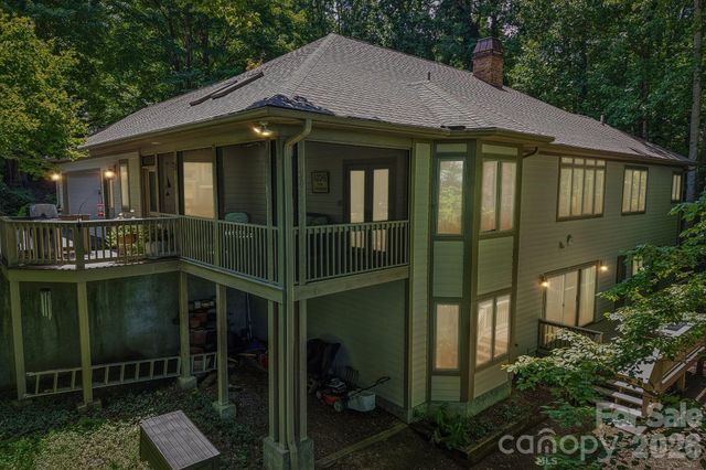 24 Turkey Roost Court, Flat Rock, NC 28739