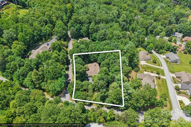24 Turkey Roost Court, Flat Rock, NC 28739