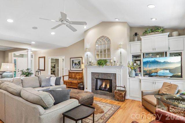 24 Turkey Roost Court, Flat Rock, NC 28739