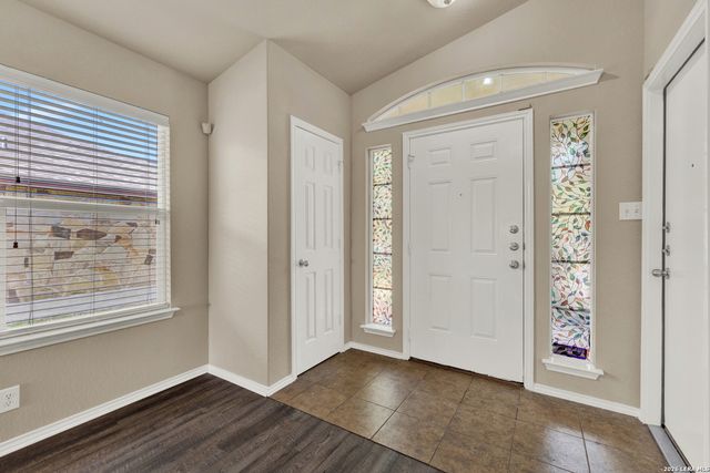 566 BRIGGS DR, New Braunfels, TX 78130
