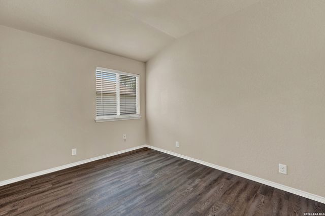 566 BRIGGS DR, New Braunfels, TX 78130