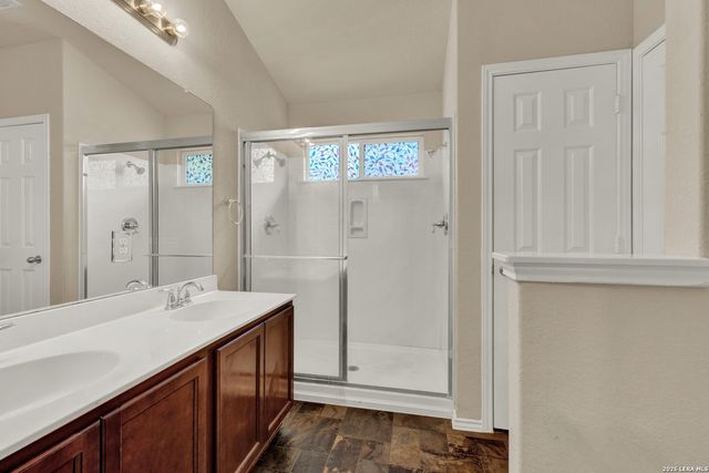 566 BRIGGS DR, New Braunfels, TX 78130