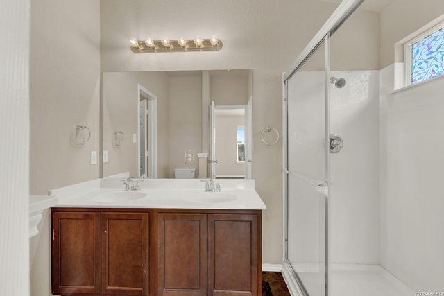 566 BRIGGS DR, New Braunfels, TX 78130