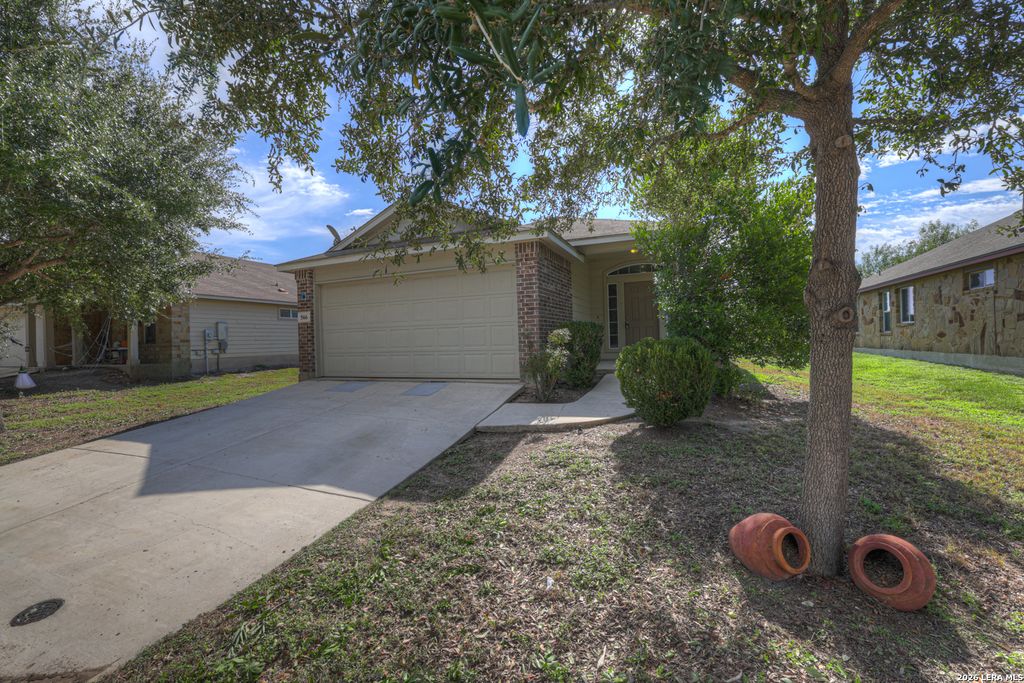 566 BRIGGS DR, New Braunfels, TX 78130