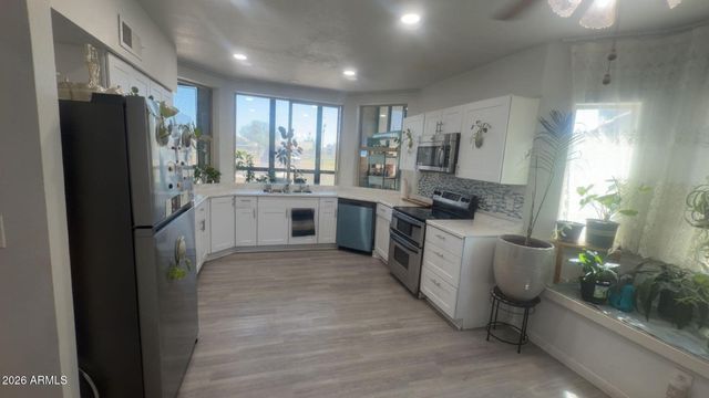 19013 N 69 Avenue, Glendale, AZ 85308