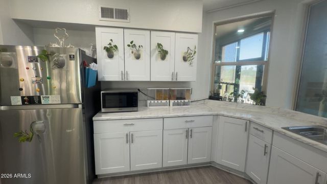 19013 N 69 Avenue, Glendale, AZ 85308