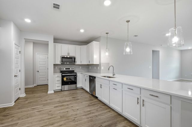 120 Buckingham Dr, Conway, SC 29526
