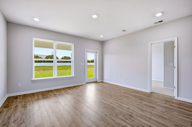 120 Buckingham Dr, Conway, SC 29526