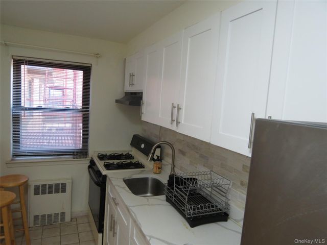 147-14 84th Road 2A, Briarwood, NY 11435