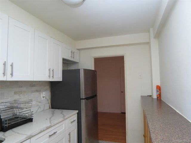 147-14 84th Road 2A, Briarwood, NY 11435