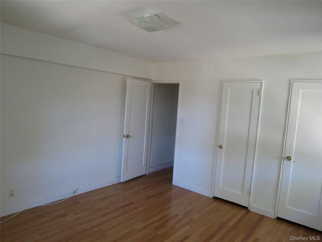 147-14 84th Road 2A, Briarwood, NY 11435