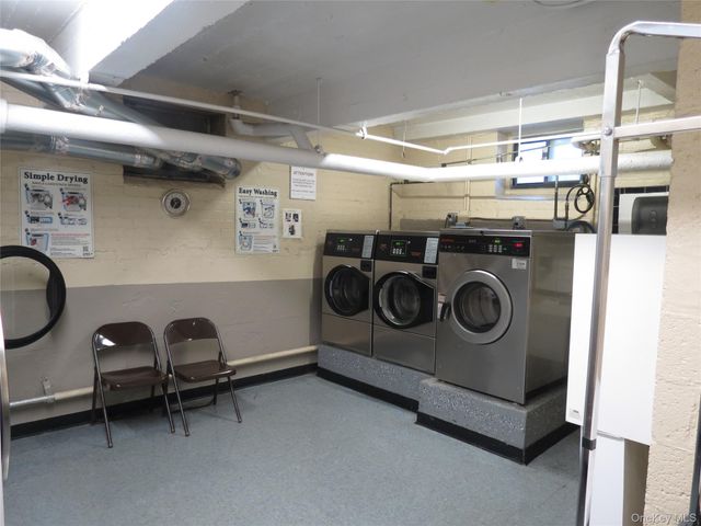 147-14 84th Road 2A, Briarwood, NY 11435
