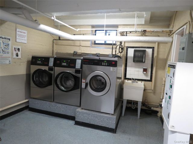 147-14 84th Road 2A, Briarwood, NY 11435