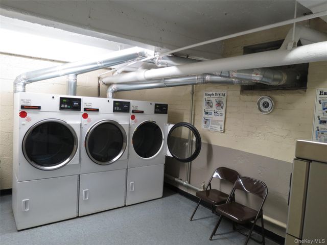 147-14 84th Road 2A, Briarwood, NY 11435