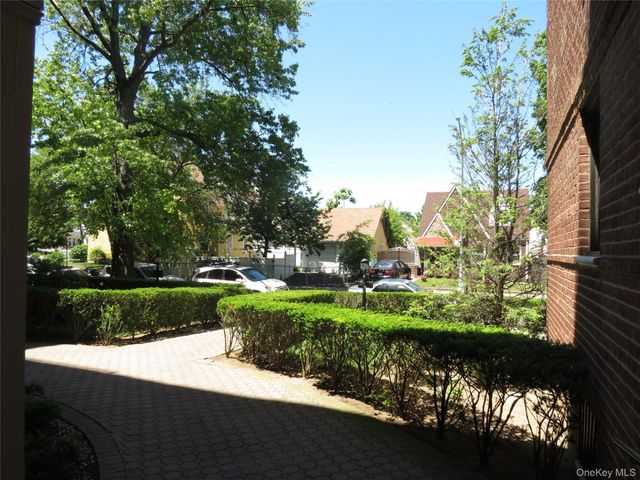 147-14 84th Road 2A, Briarwood, NY 11435