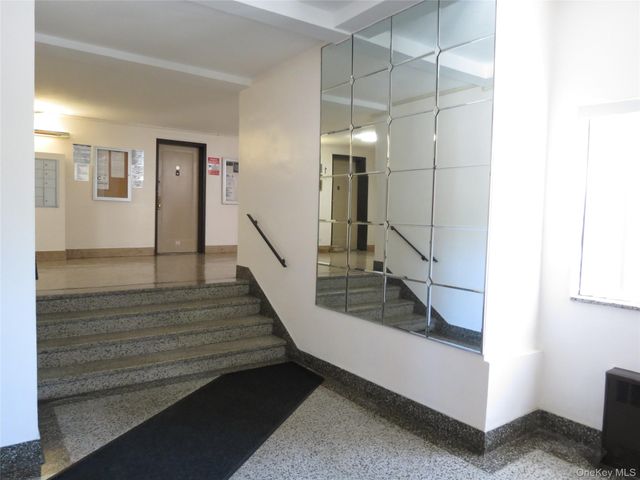 147-14 84th Road 2A, Briarwood, NY 11435