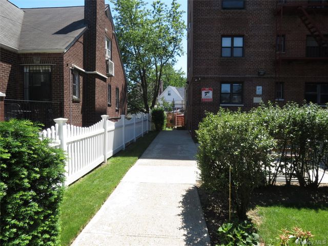 147-14 84th Road 2A, Briarwood, NY 11435