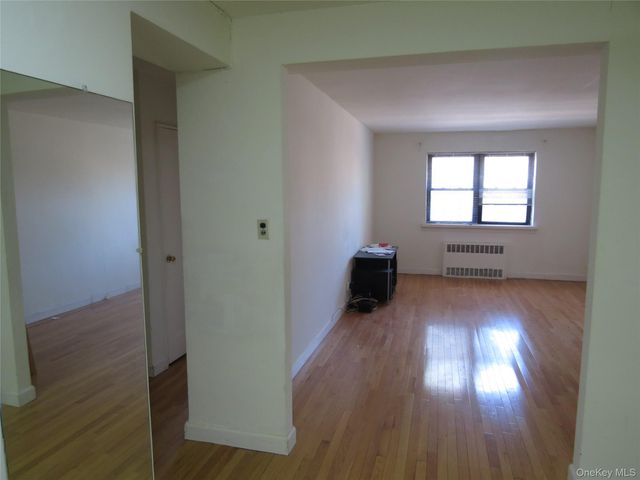 147-14 84th Road 2A, Briarwood, NY 11435