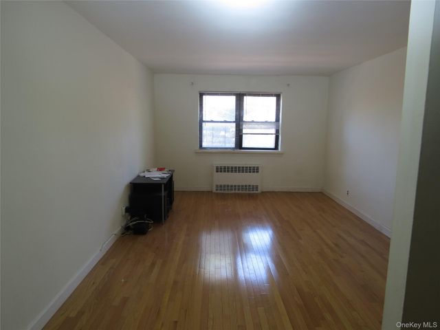 147-14 84th Road 2A, Briarwood, NY 11435