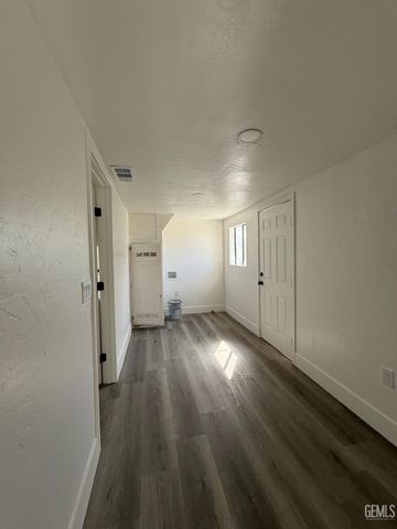 505 Jeffrey Street, Bakersfield, CA 93305