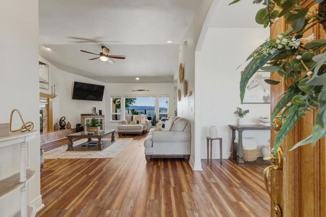 313 Taryn Court, Hollister, CA 95023