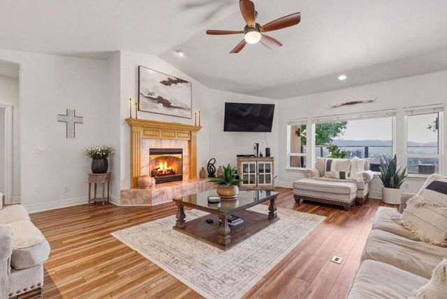 313 Taryn Court, Hollister, CA 95023