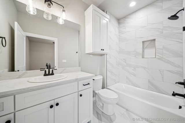 682 W 113th Court S, Jenks, OK 74037