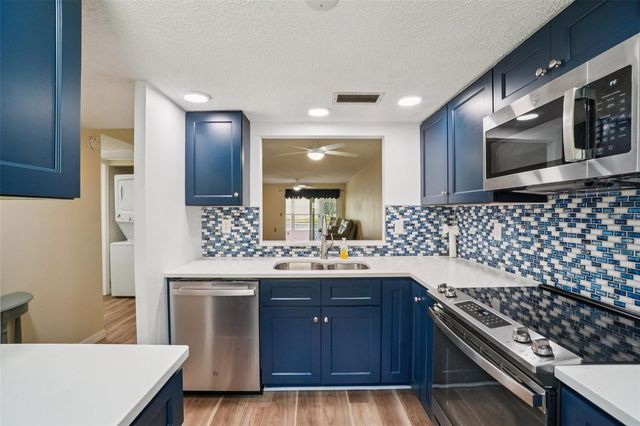 11210 CARRIAGE HILL DRIVE 2, Port Richey, FL 34668