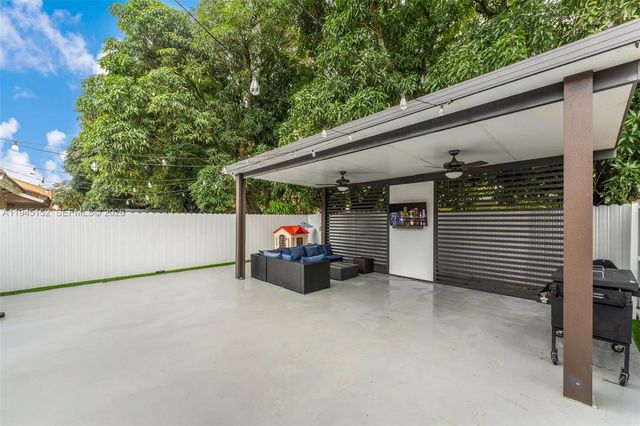 20512 SW 93rd Ave, Cutler Bay, FL 33189