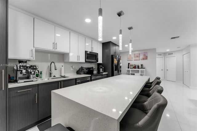 20512 SW 93rd Ave, Cutler Bay, FL 33189