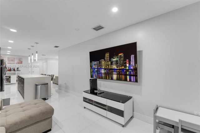 20512 SW 93rd Ave, Cutler Bay, FL 33189