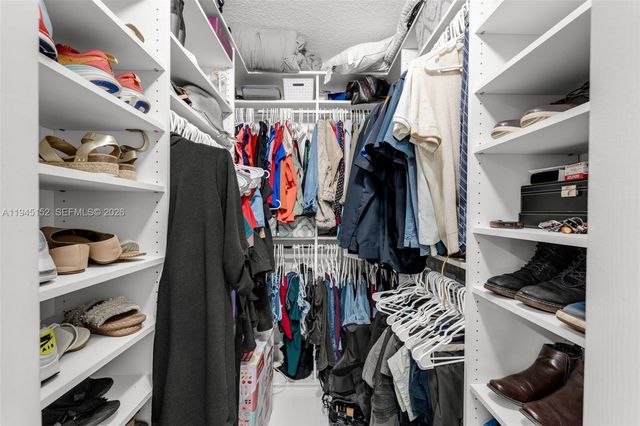 20512 SW 93rd Ave, Cutler Bay, FL 33189