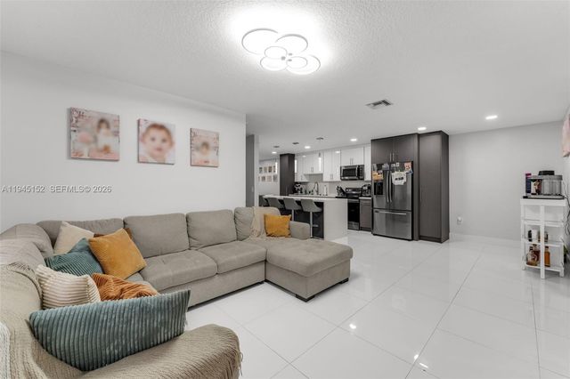 20512 SW 93rd Ave, Cutler Bay, FL 33189