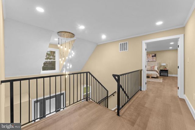 10333 HICKORY FOREST DR, Oakton, VA 22124